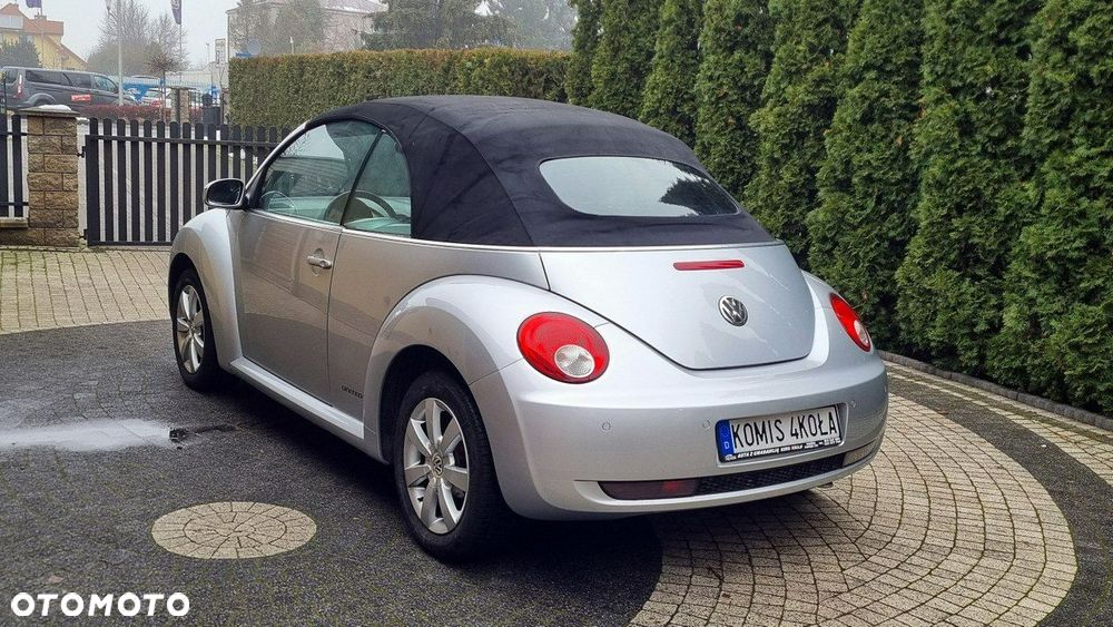 Volkswagen New Beetle - 4
