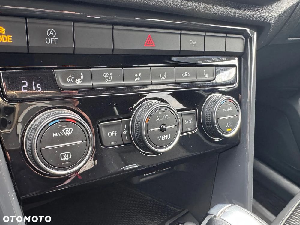 Volkswagen T-Roc - 22