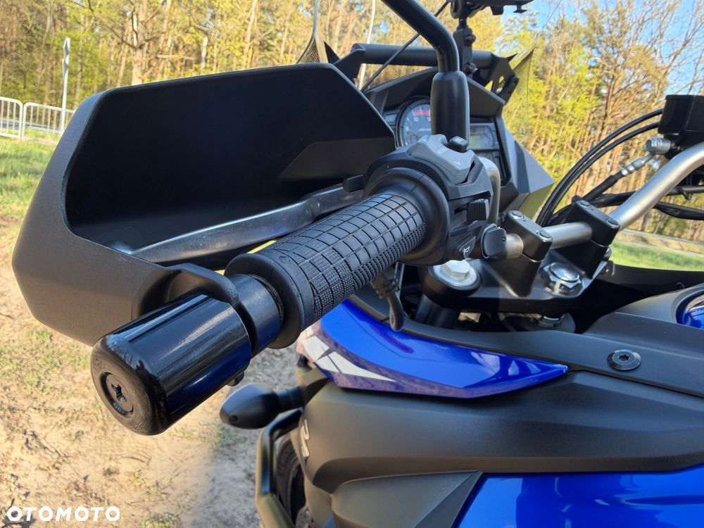Suzuki V-STROM - 20