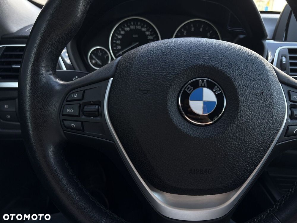 BMW 3GT 320i xDrive - 13