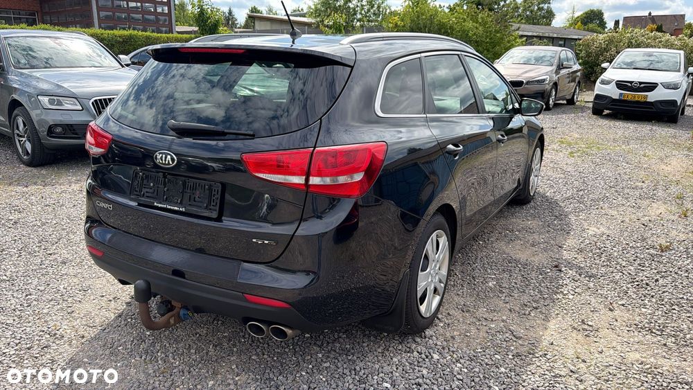 Kia Ceed 1.6 CRDi 136 ISG GT Line - 13