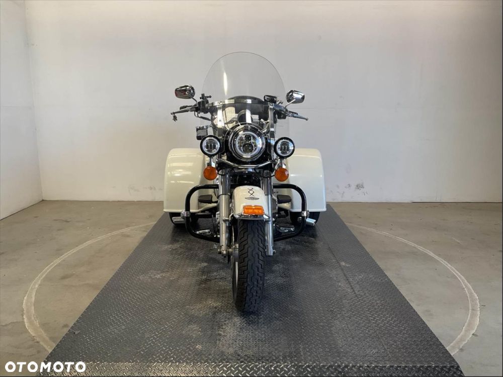 Harley-Davidson Touring Road King - 2