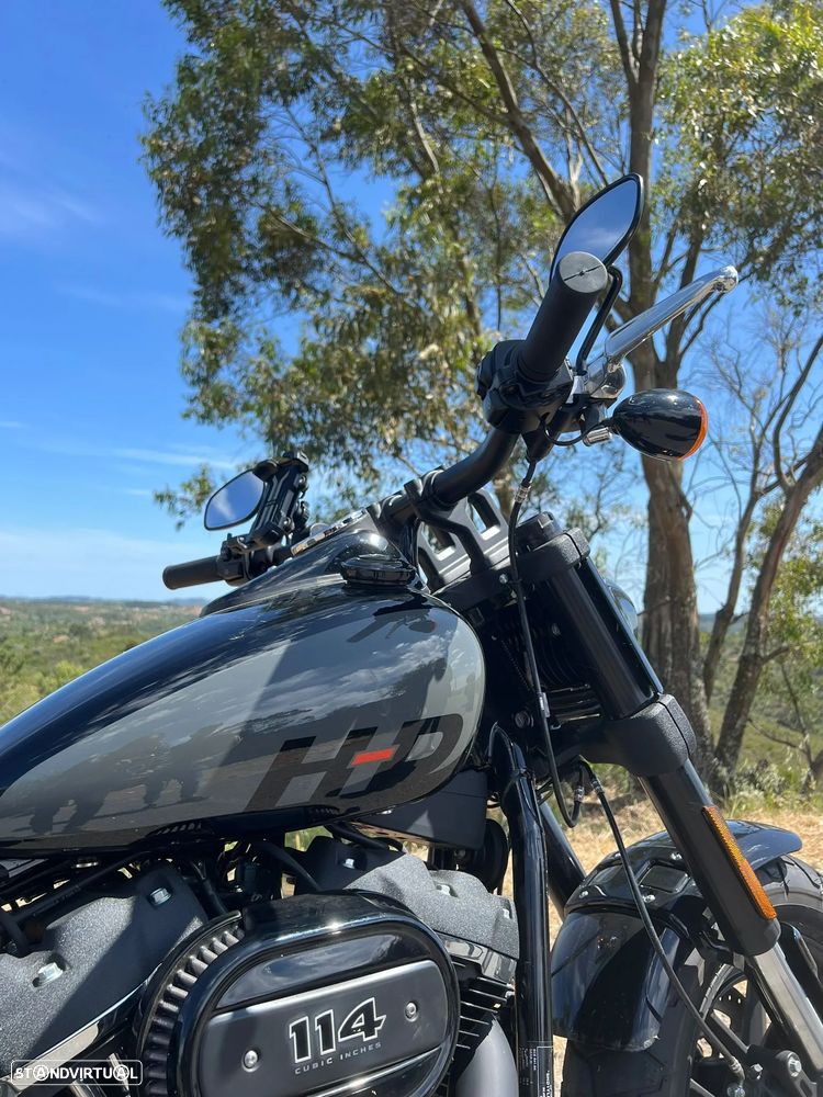 Harley-Davidson Softail FAT BOB 114 - 24