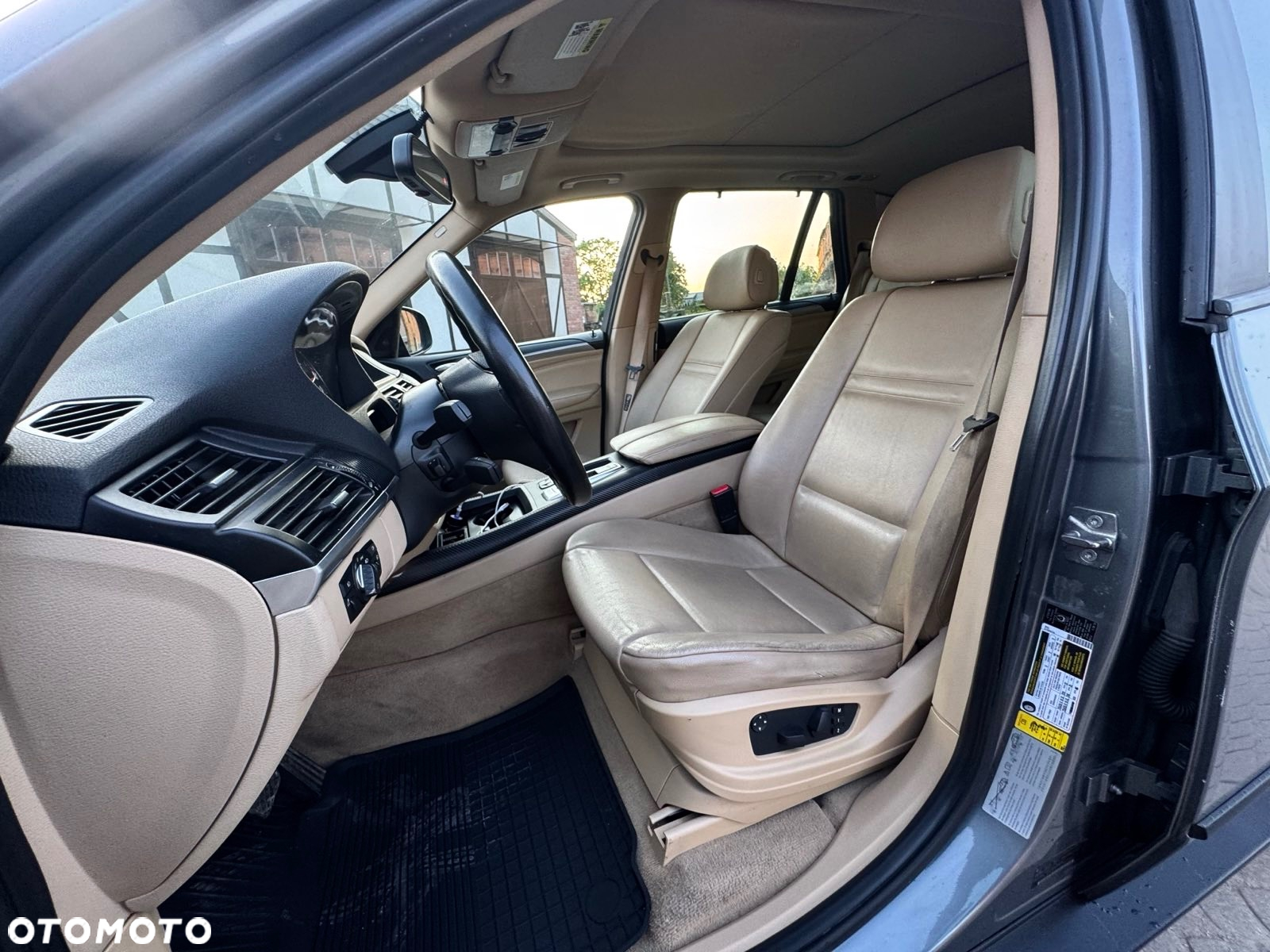 BMW X5 4.8i xDrive - 17