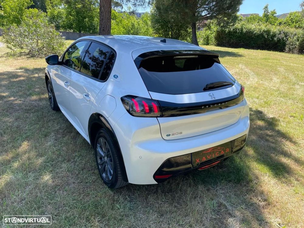 Peugeot e-208 50 kWh Allure - 38