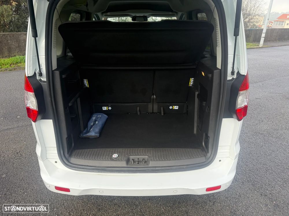Ford Tourneo Courier 1.0 EcoBoost Titanium - 24