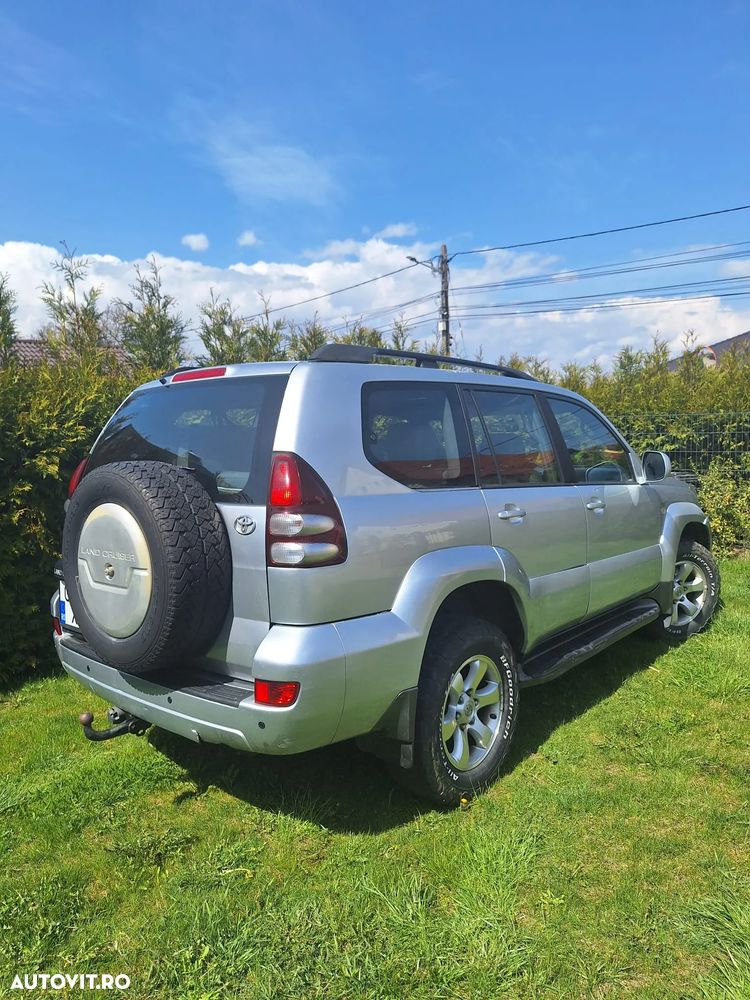 Toyota Land Cruiser - 2