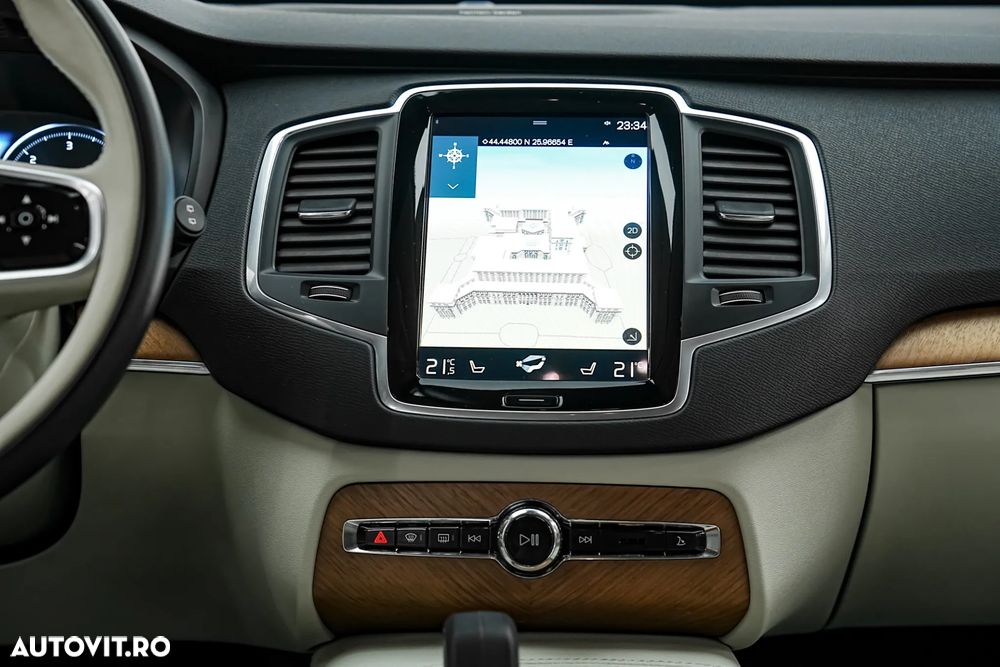 Volvo XC 90 B5 D AWD Geartronic Momentum Pro - 20