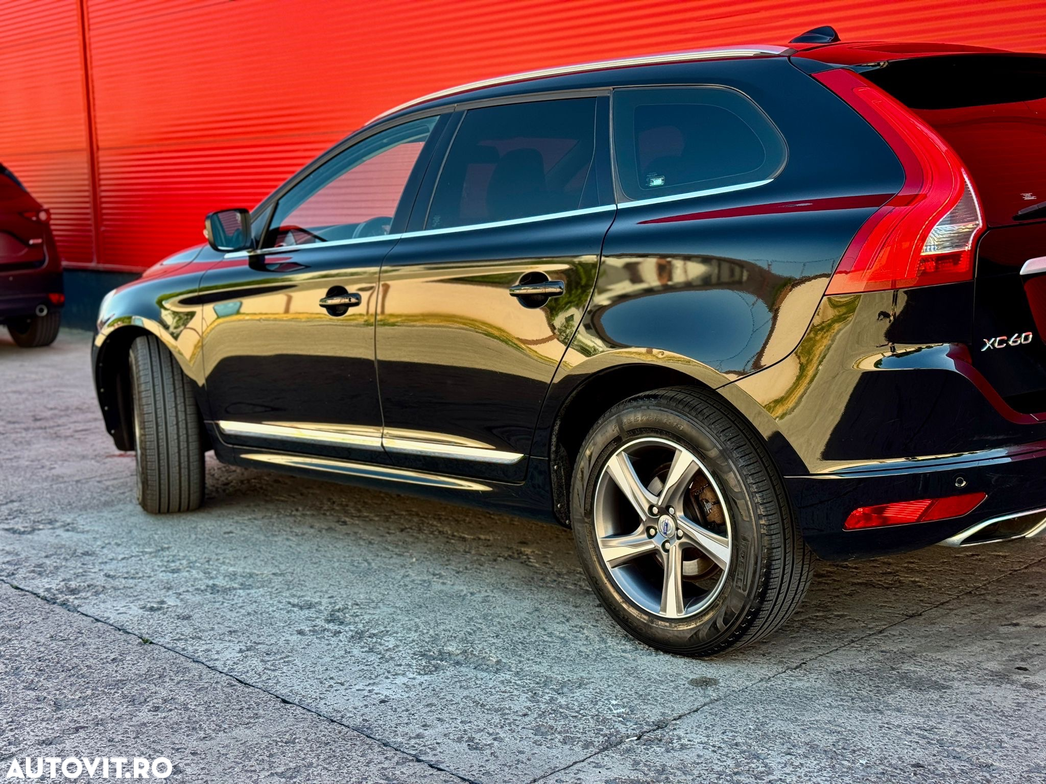 Volvo XC 60 D4AWD R-Design - 5