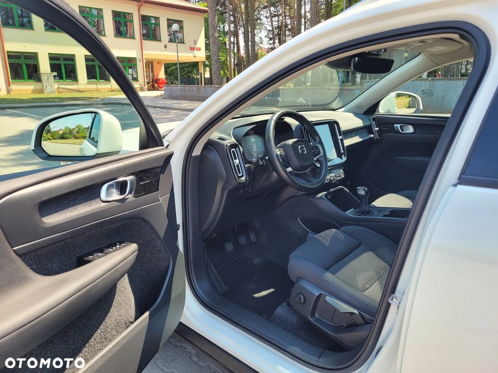 Volvo XC 40 T2 Momentum - 11