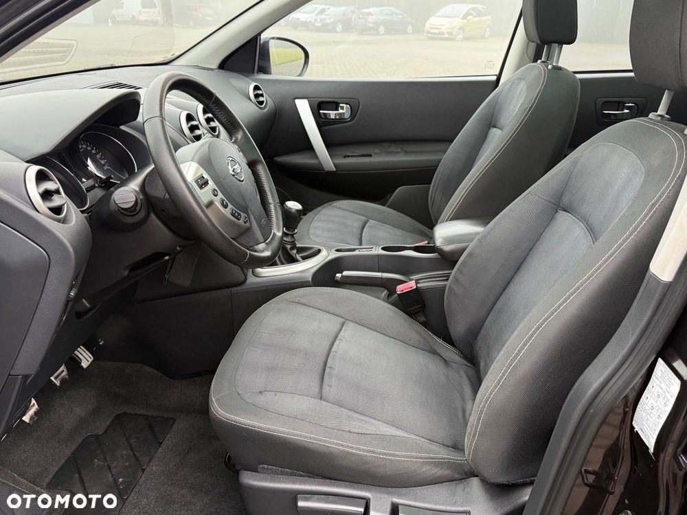 Nissan Qashqai+2 - 23