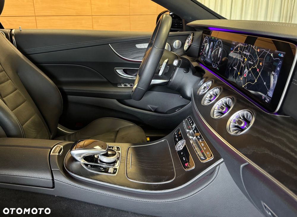Mercedes-Benz Klasa E 300 9G-TRONIC AMG Line - 19