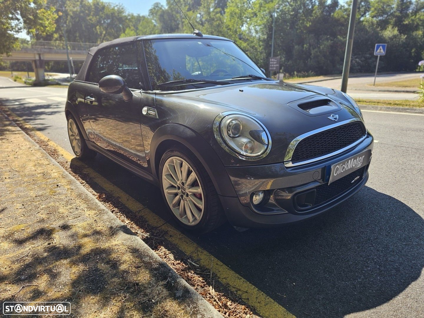 MINI Cabrio John Cooper Works - 32