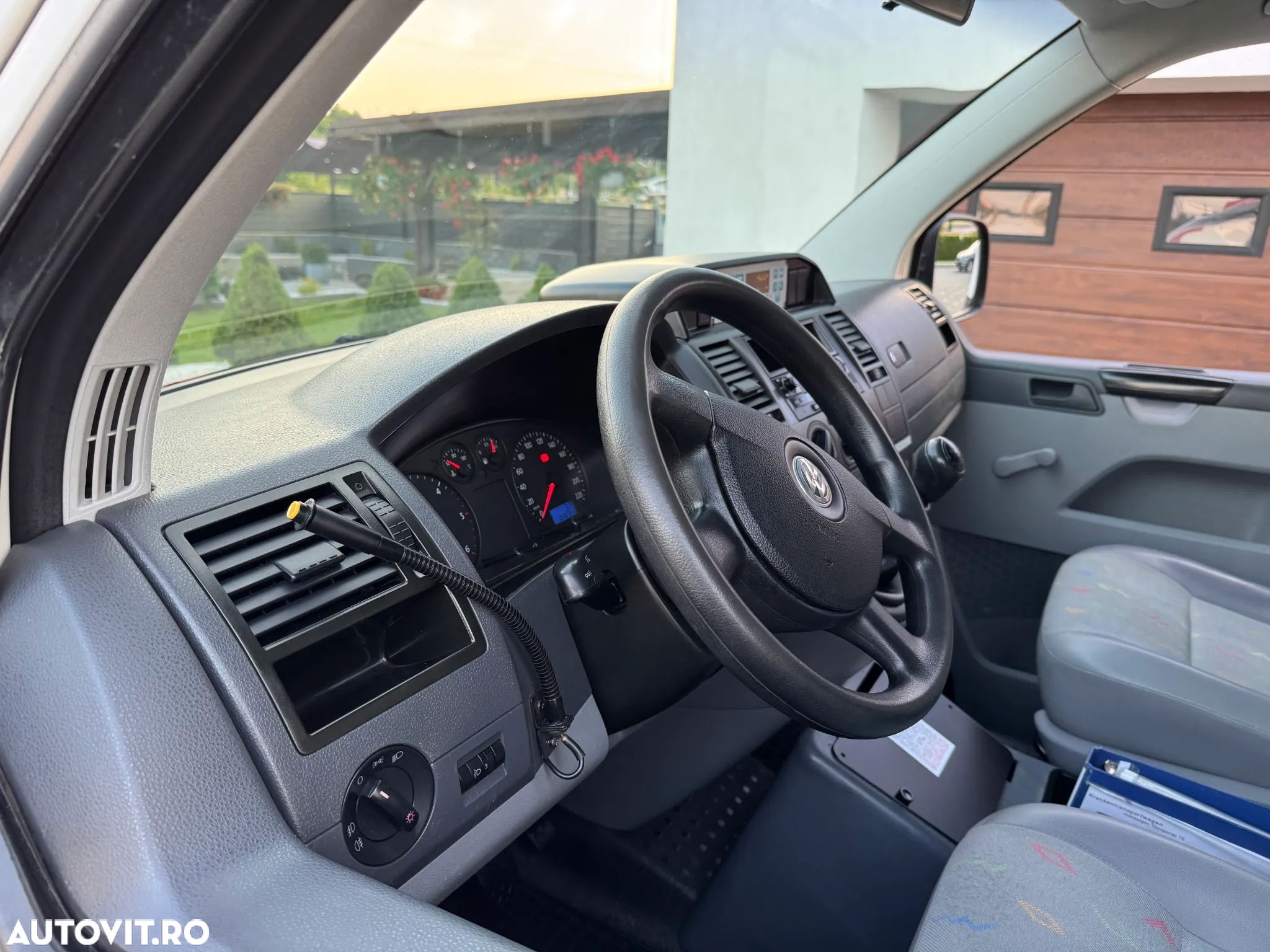 Volkswagen TRANSPORTER T5 - 10