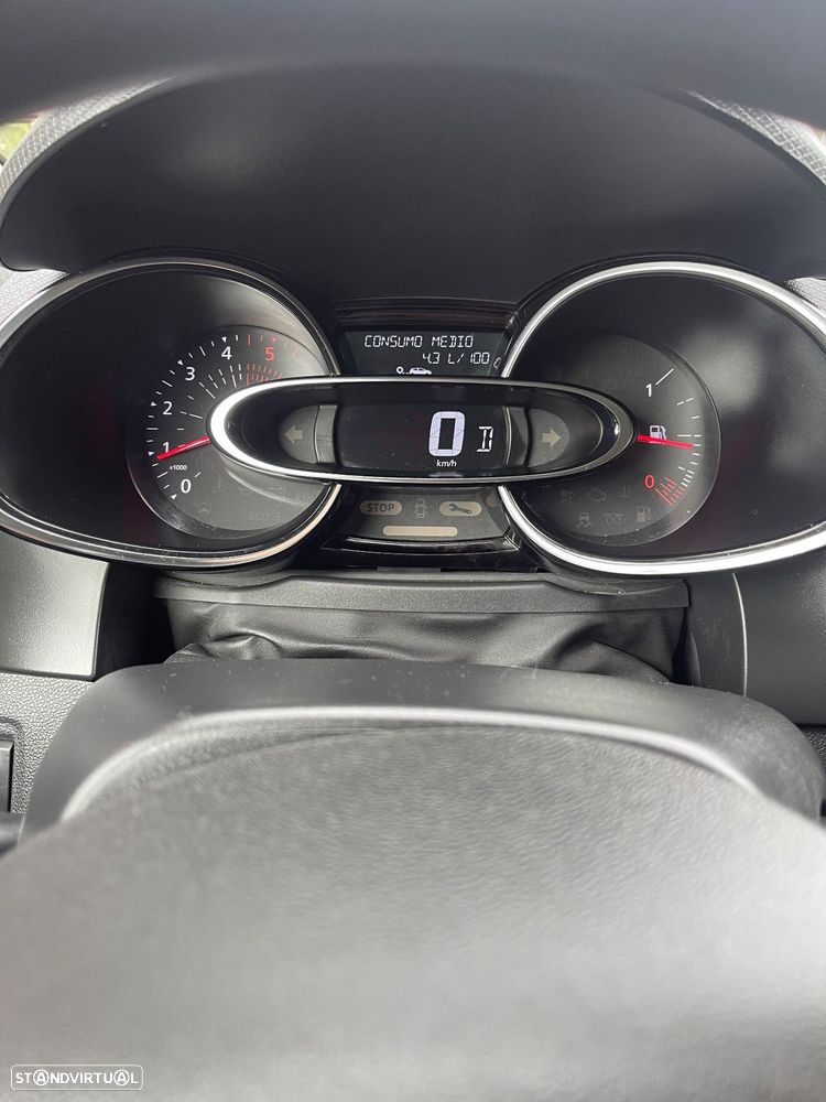 Renault Clio Sport Tourer - 16