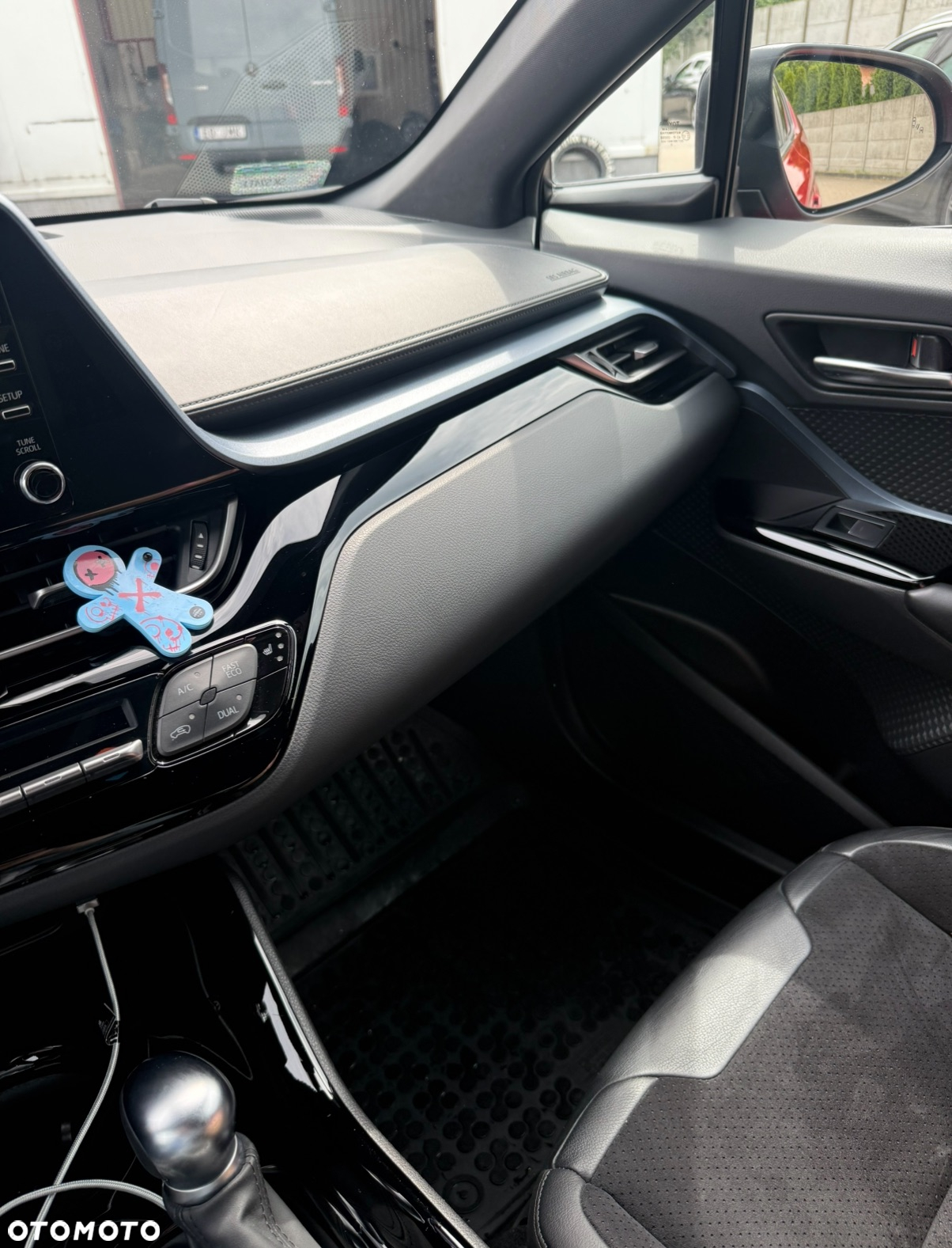 Toyota C-HR 1.8 Hybrid Selection - 8