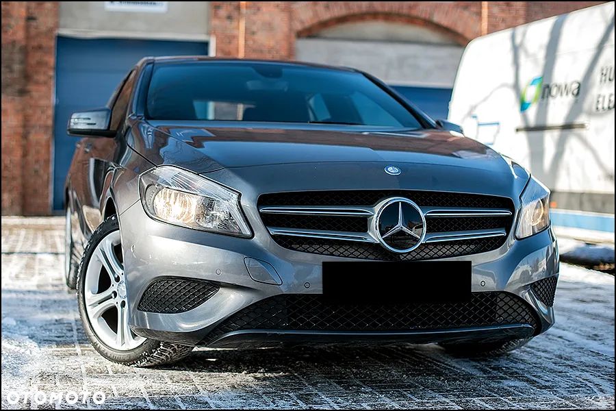 Mercedes-Benz Klasa A 180 (BlueEFFICIENCY) Urban - 2