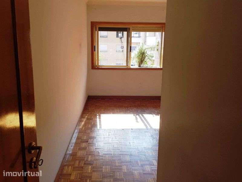 Arrenda-se apartamento t2 - Grande imagem: 3/12