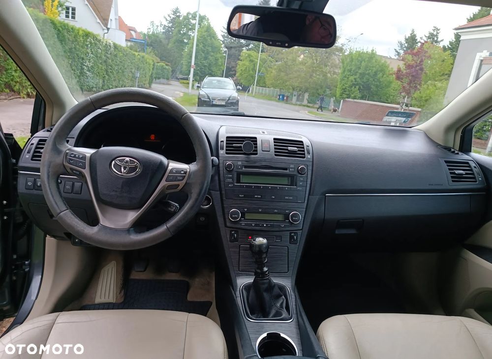 Toyota Avensis 1.8 Luna - 14