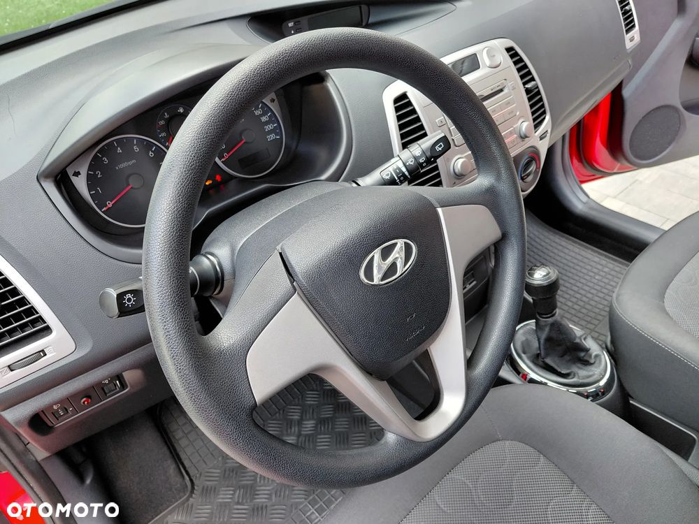 Hyundai i20 1.2 Classic + - 8