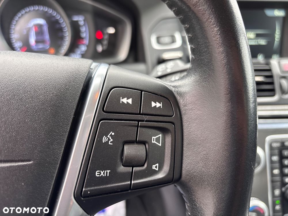 Volvo XC 60 D4 Geartronic Momentum - 19
