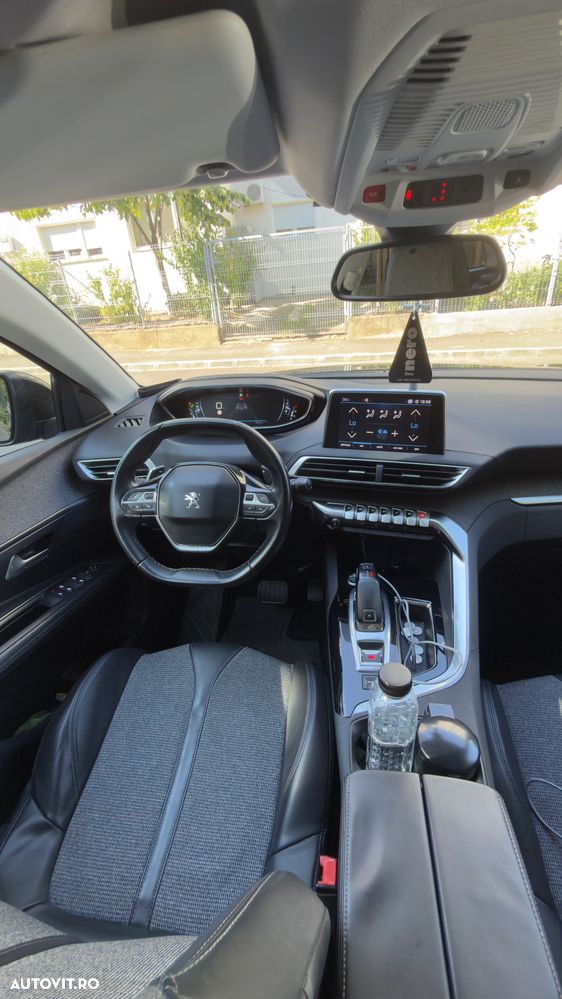 Peugeot 3008 1.2 PureTech Turbo S&S EAT6 Allure - 8