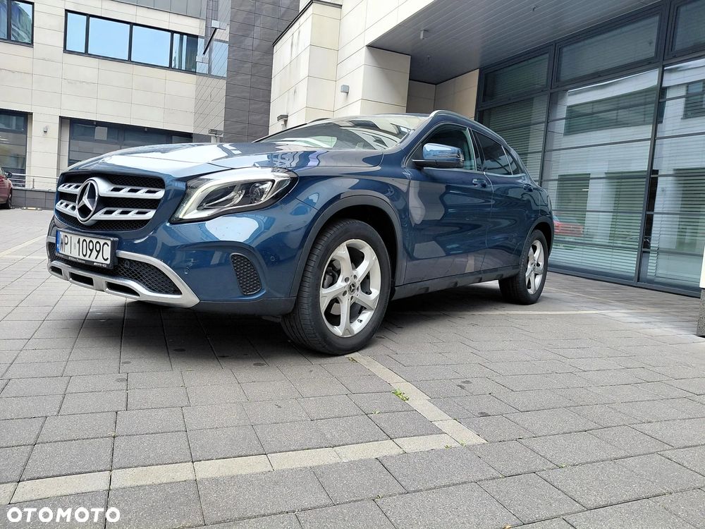 Mercedes-Benz GLA 200 7G-DCT Urban - 4