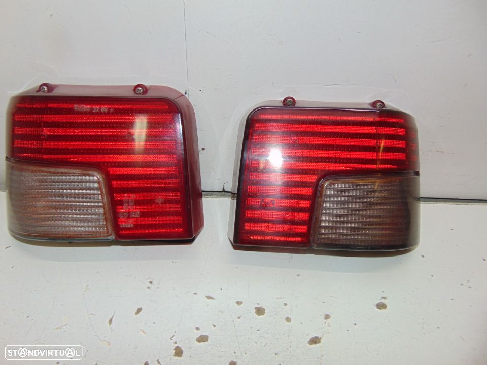 Peugeot 205 farolins trás e + peças - 1