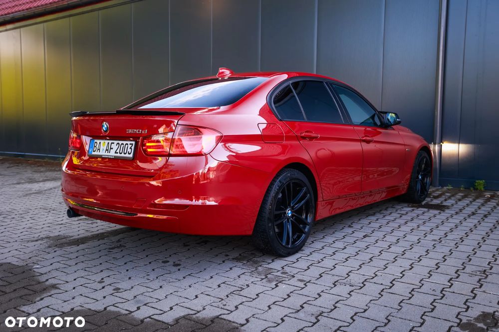 BMW Seria 3 320d DPF Edition Sport - 16