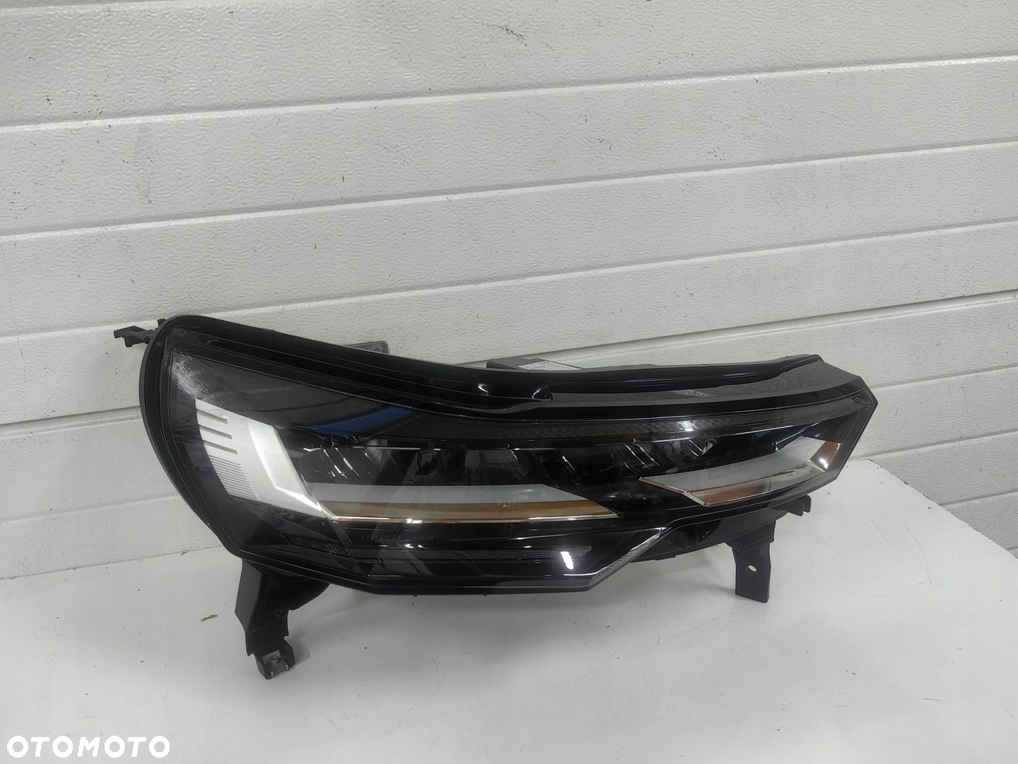 Reflektor Lampa Przód Prawy Renault Captur II Symbioz 260100091R - 2