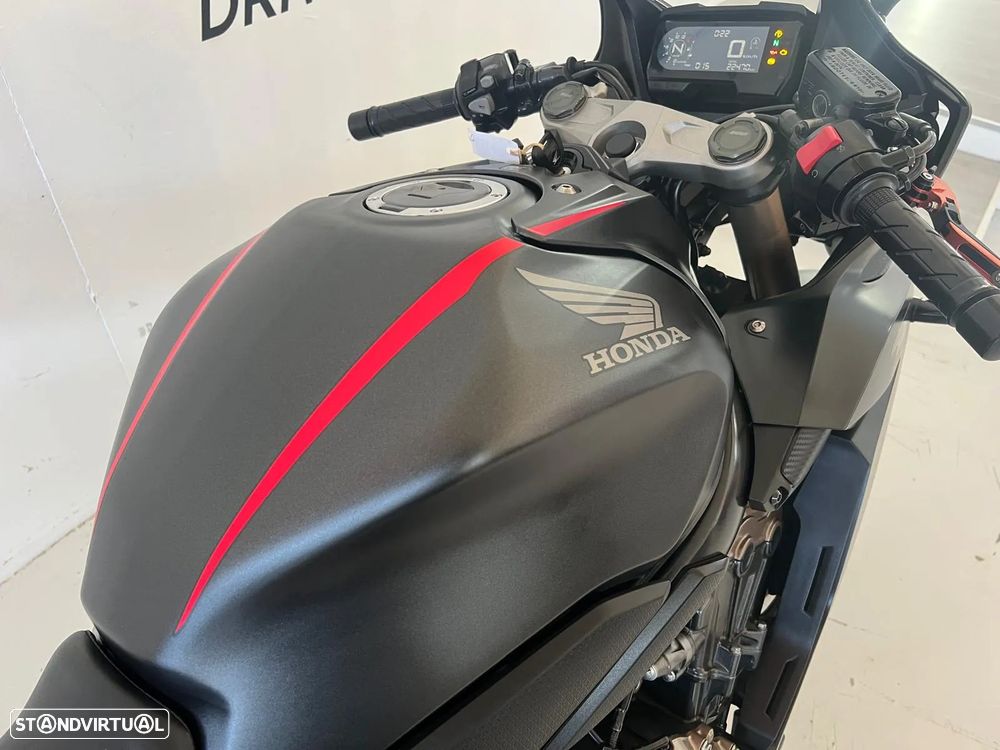Honda CBR 650R - 9