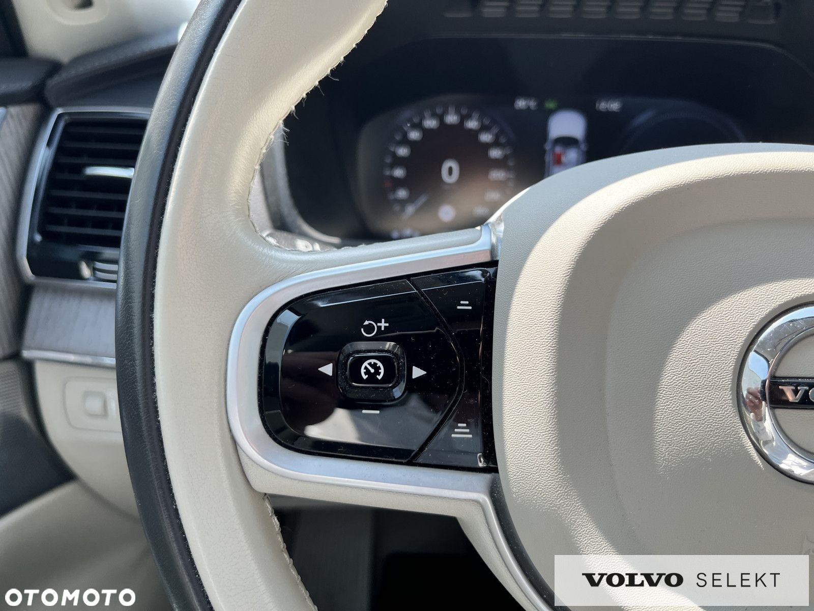 Volvo XC 90 - 21