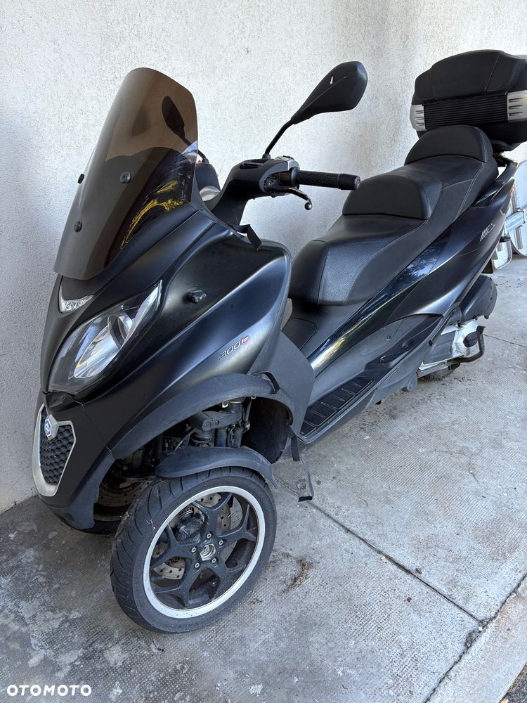 Piaggio MP-3 - 2