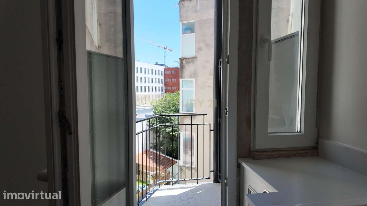 T2 para Arrendamento na Lapa, Lisboa | Novo | Varanda | Ar Condicionad