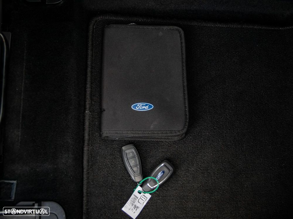 Ford Fiesta 1.0 EcoBoost MHEV ST-Line - 29