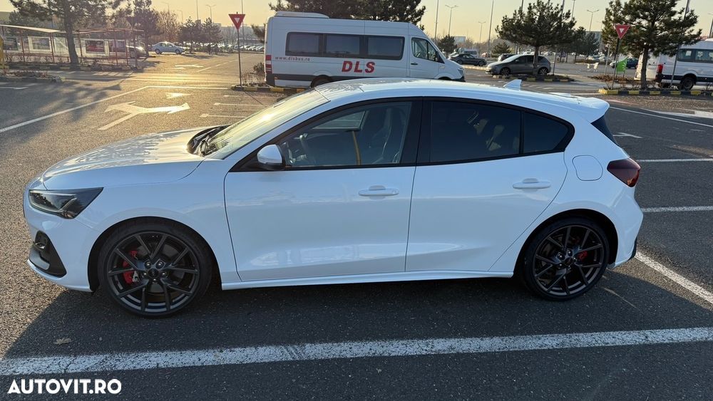 Ford Focus 2.3 Ecoboost 6MT ST X - 1