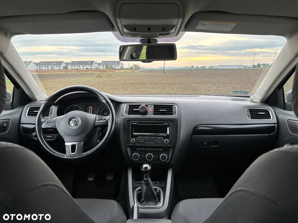 Volkswagen Jetta 1.6 TDI BMT Comfortline - 16