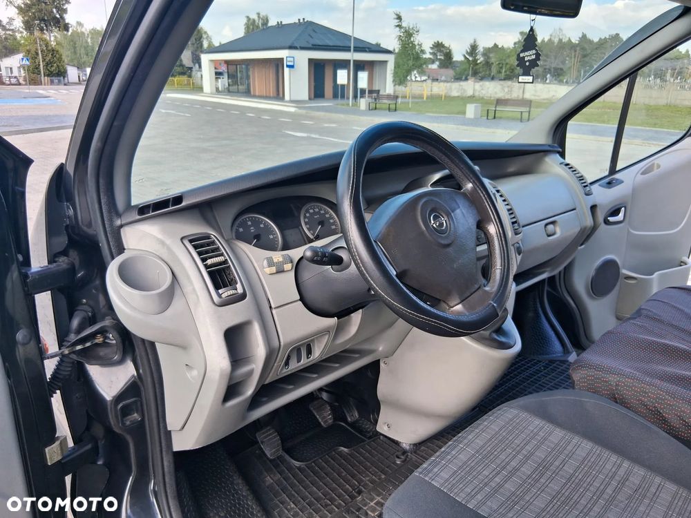 Opel Vivaro - 11
