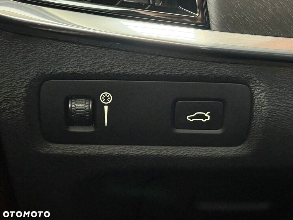 Volvo V90 Cross Country - 20