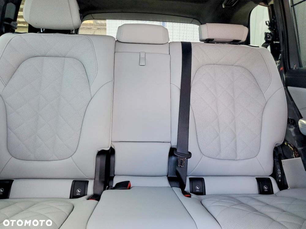 BMW X7 xDrive40i - 11