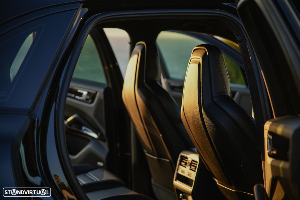 Porsche Cayenne Turbo - 18