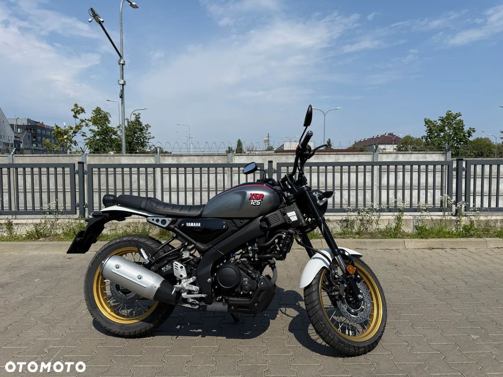 Yamaha XSR - 6