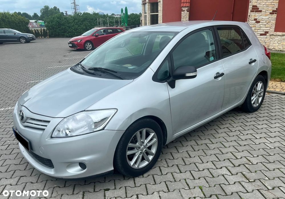 Toyota Auris 1.4 D-4D Premium - 4
