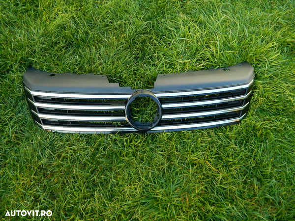 Grila centrala VW Passat model 2011-2014 aftermarket