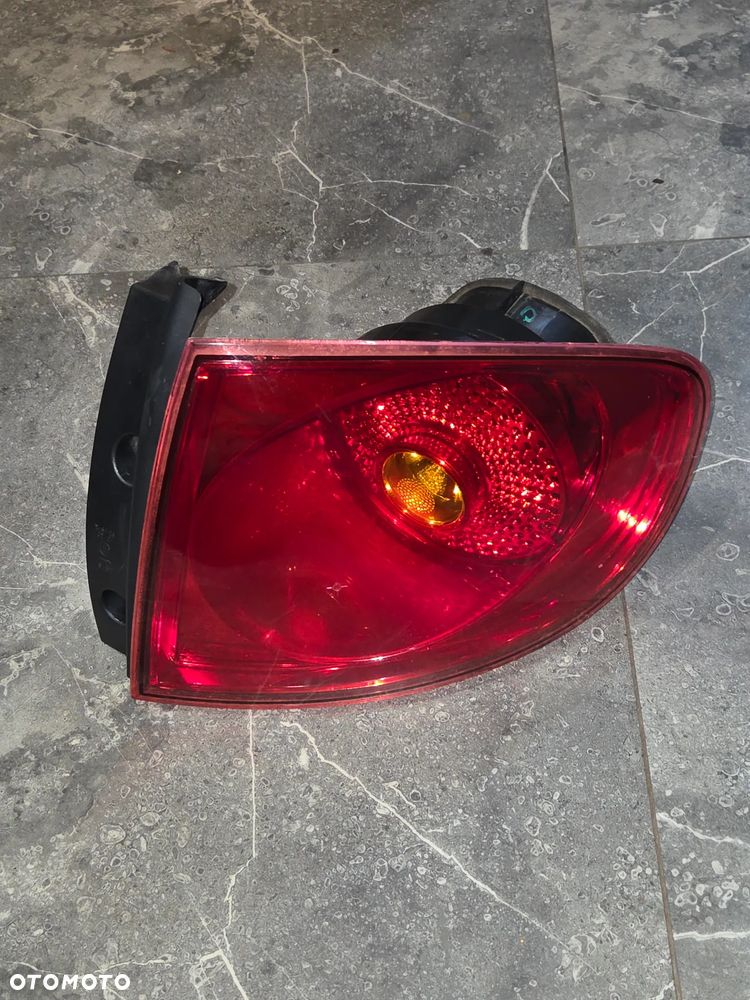 SEAT ALTEA LAMPA TYŁ TYLNA PRAWA KOMPLETNA 5P0945096E - 1
