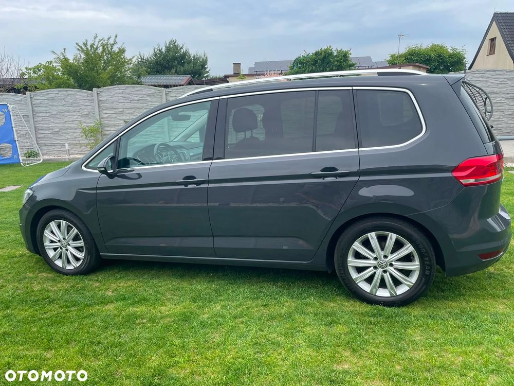 Volkswagen Touran - 1