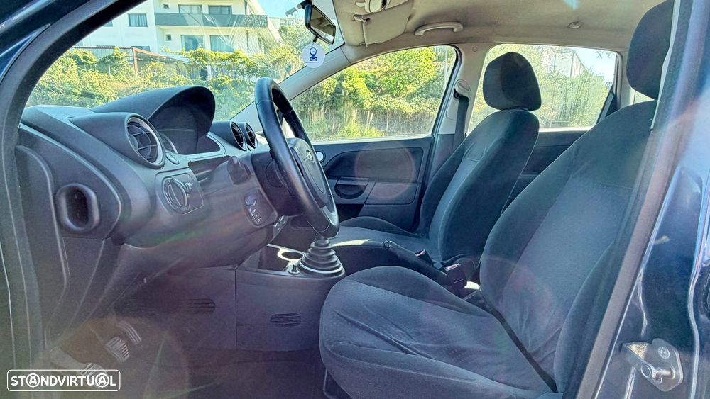 Ford Fiesta - 12