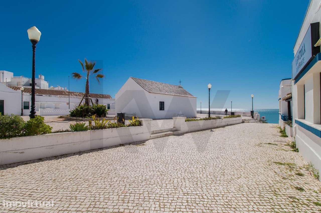 LOCALIZADO NO CENTRO DE ARMAÇÃO DE PÊRA - A CERCA DE 200 METROS DA PRA - Grande imagem: 5/7