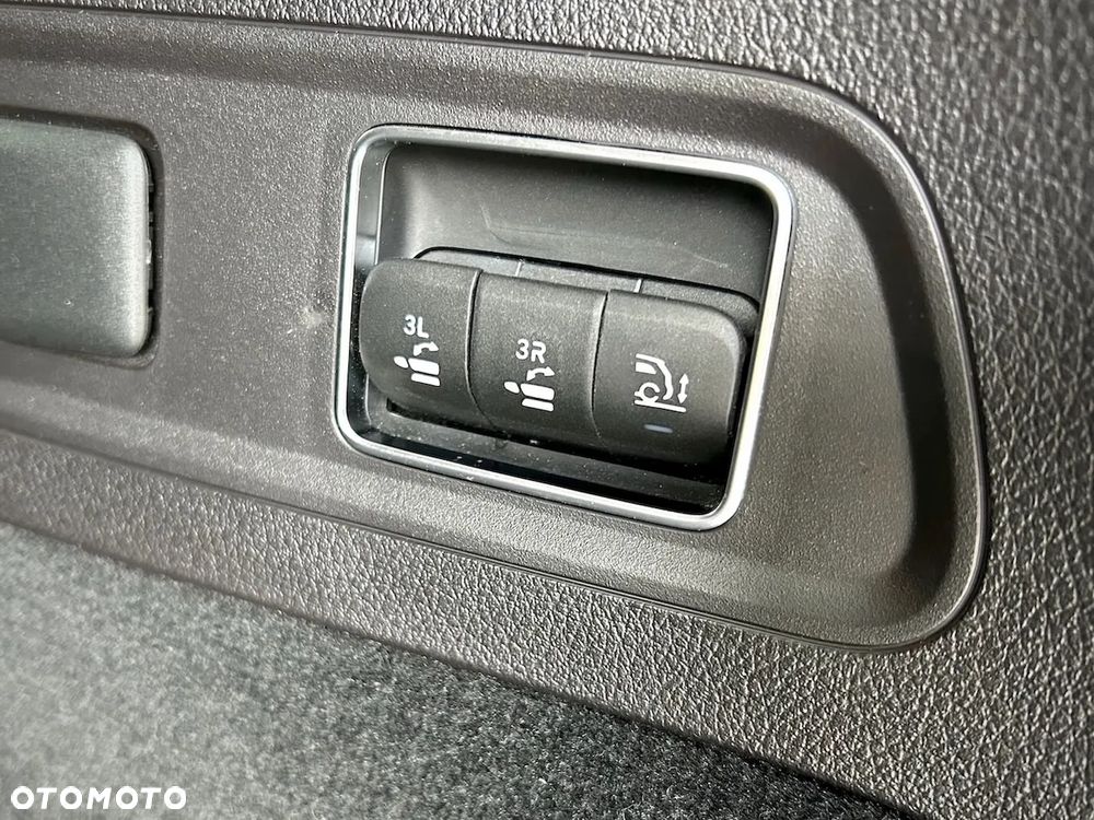 Mercedes-Benz GLS - 36