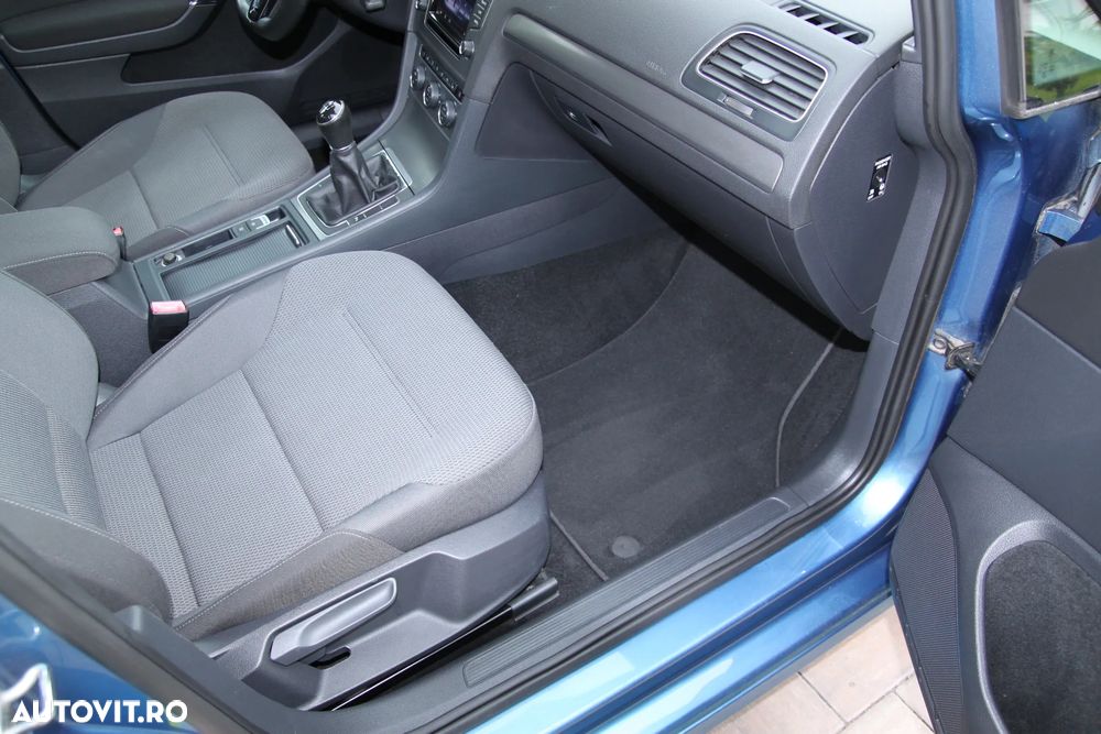 Volkswagen Golf 1.6 TDI DPF BMT Comfortline - 11